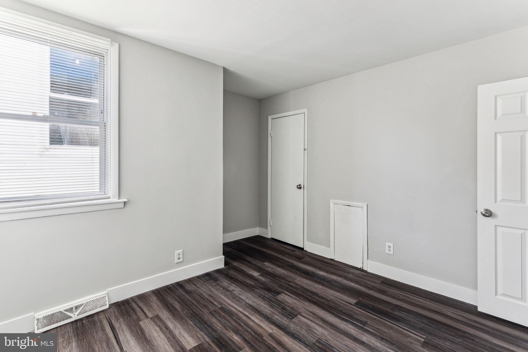 220 SOUTH ST #2R
