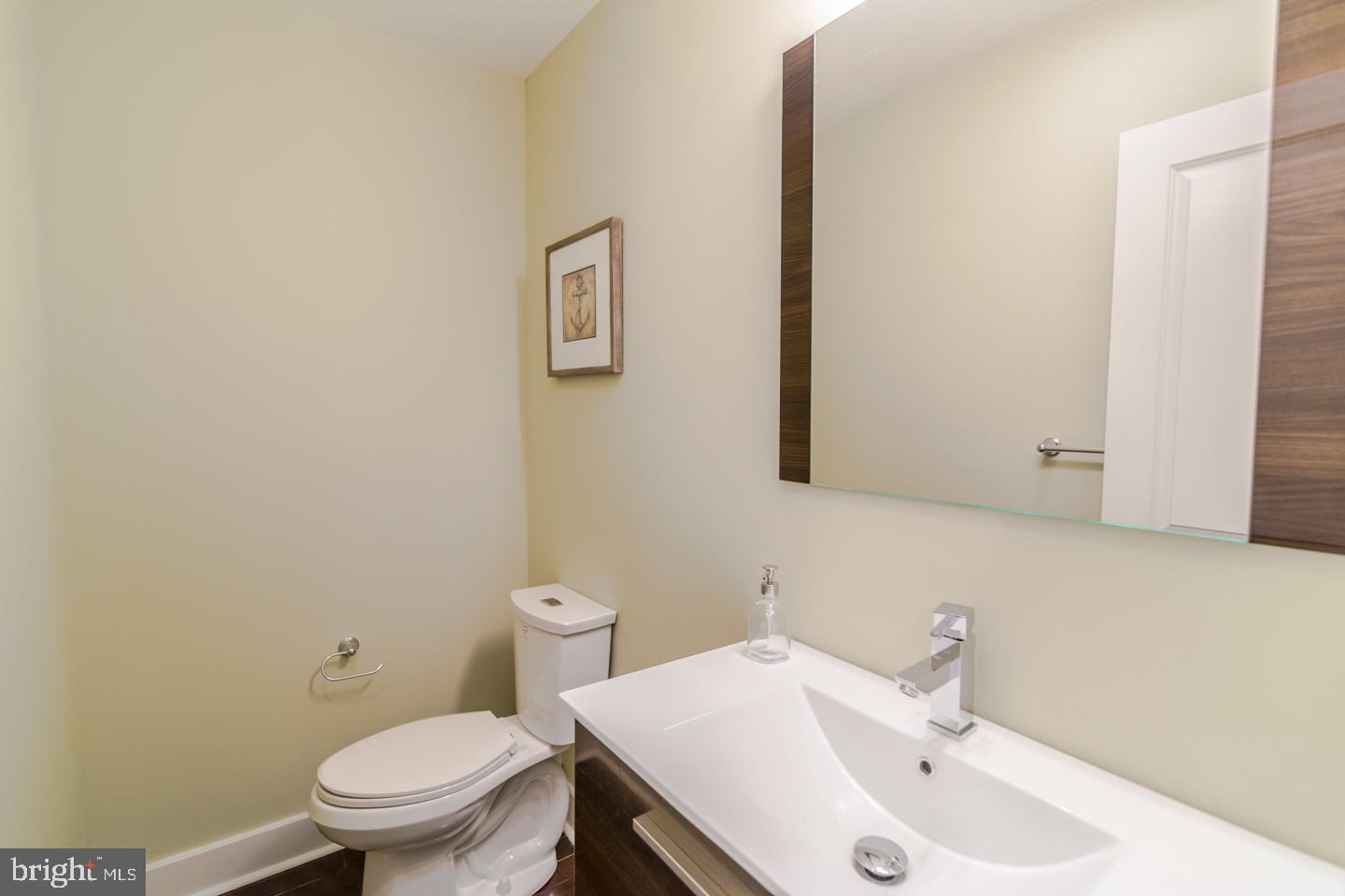 2012 W GIRARD AVE #UNIT 11B