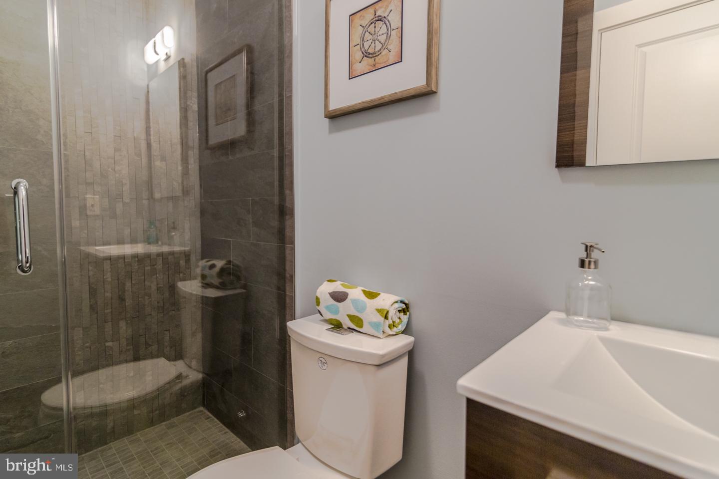 2012 W GIRARD AVE #UNIT 11B