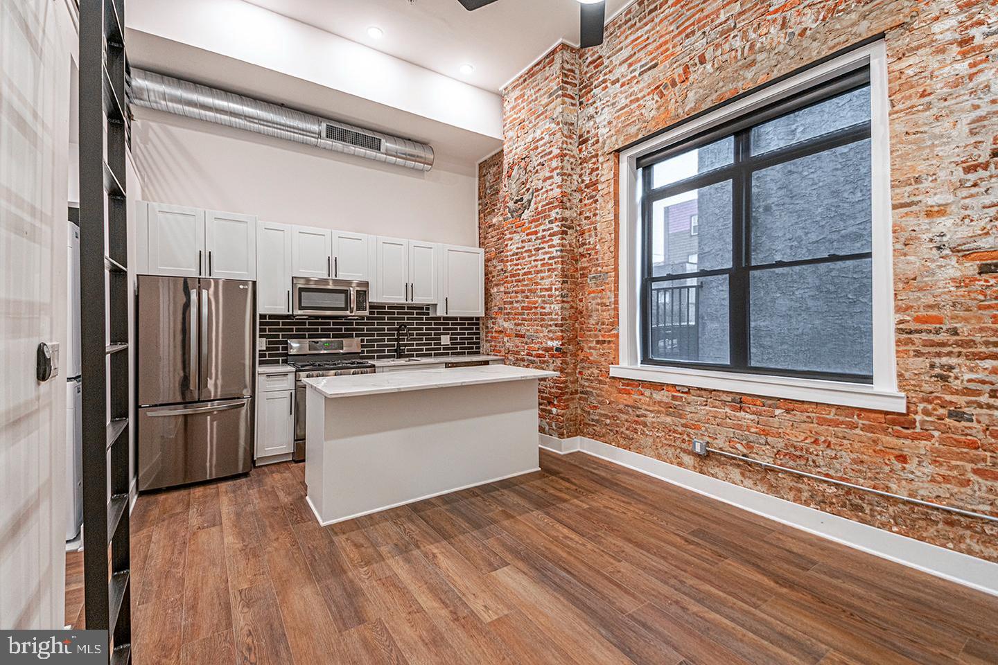 1211 BAINBRIDGE ST #UNIT 1C