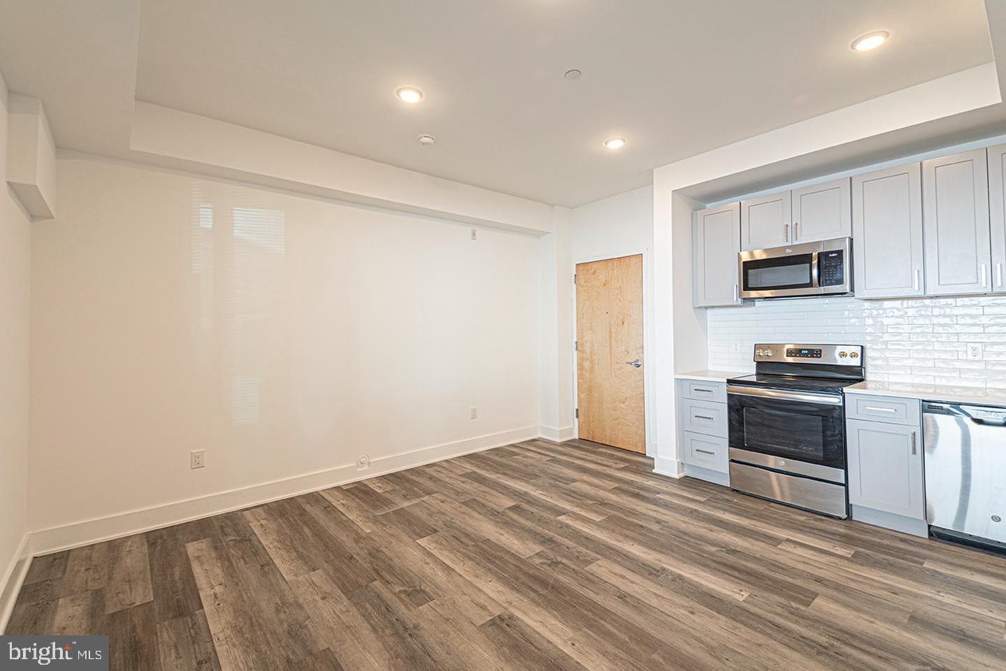 1245 RIDGE AVE #UNIT 107