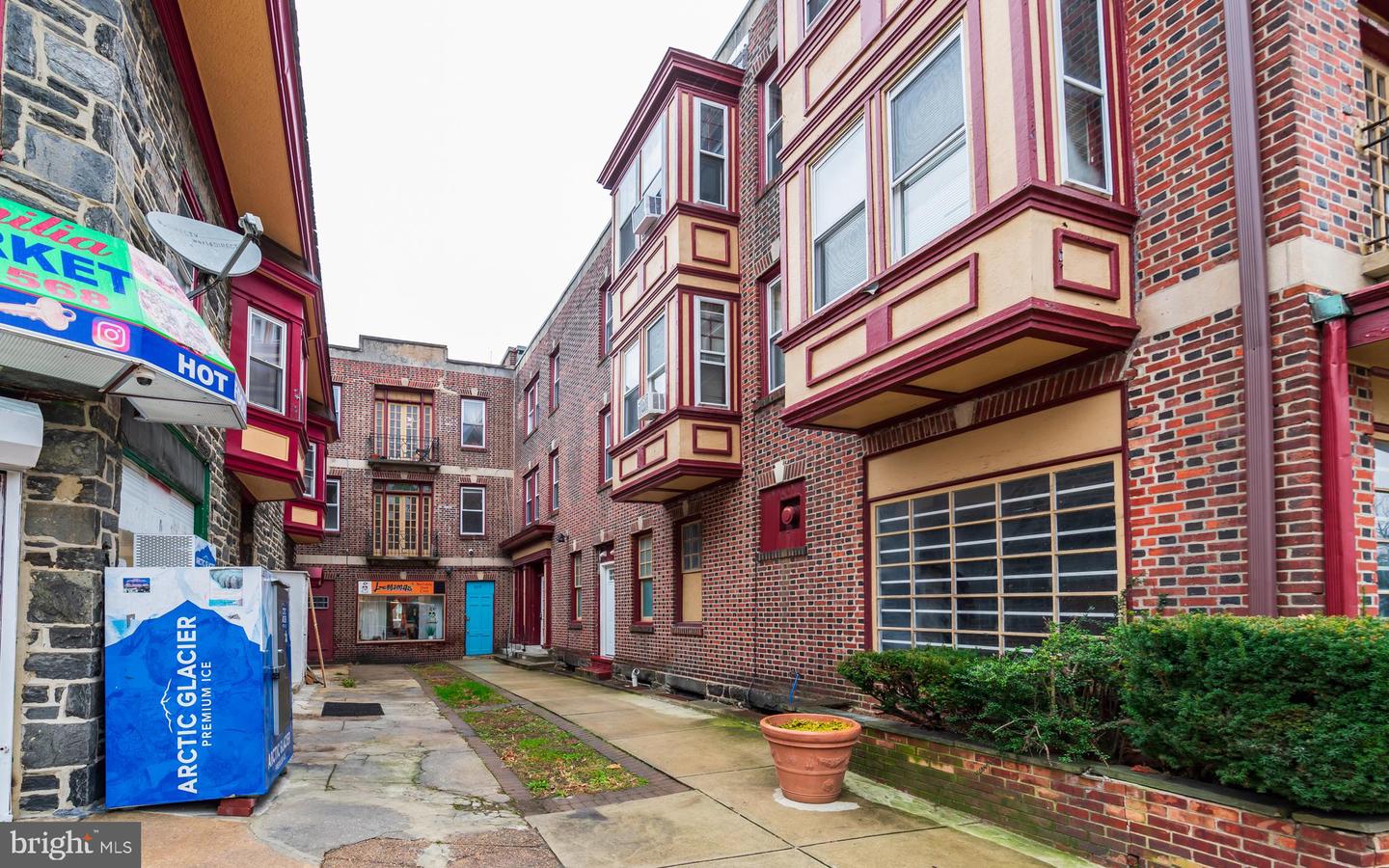 2115 N 63RD ST #UNIT 2E