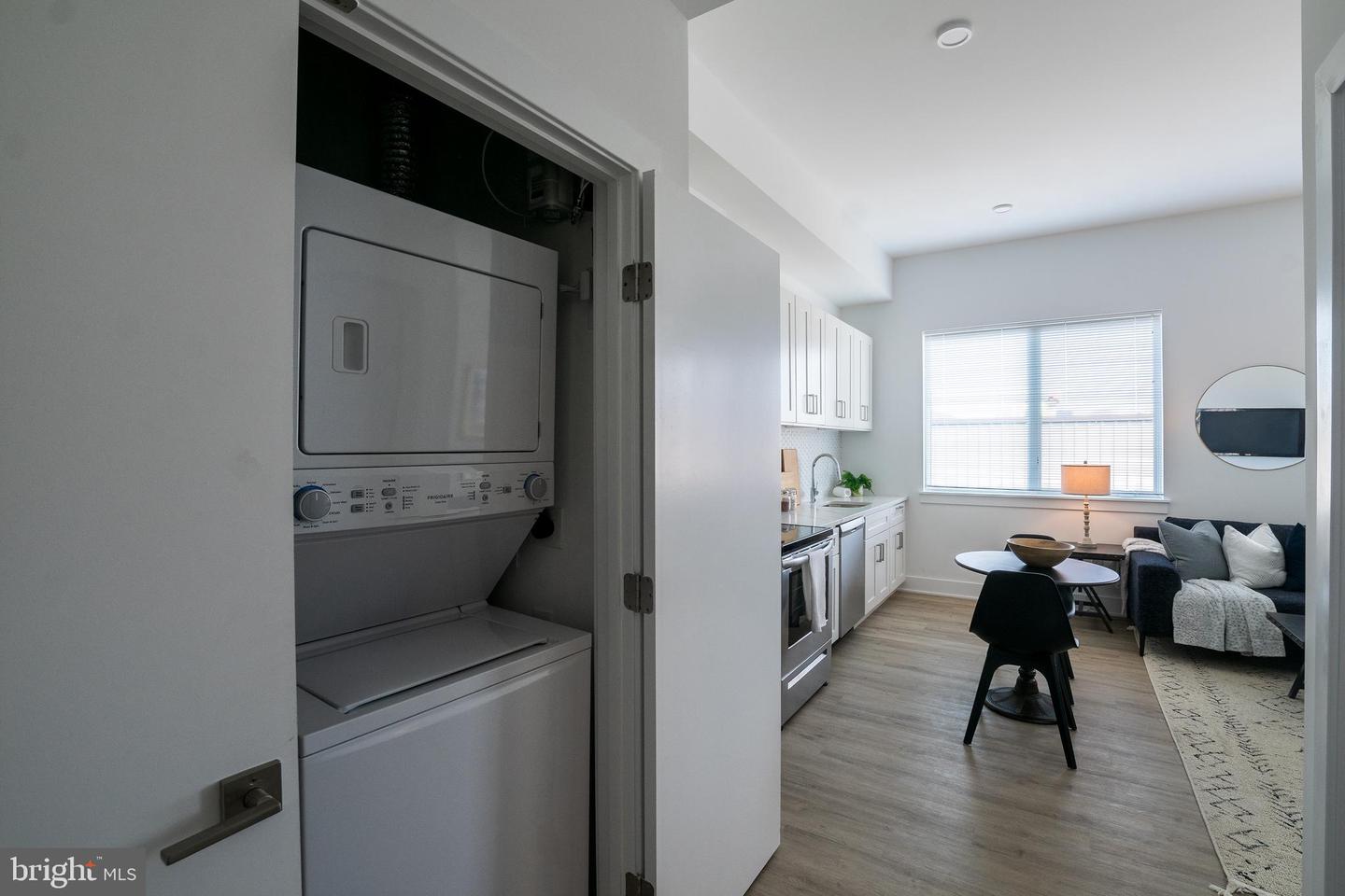2235 WASHINGTON AVE #404