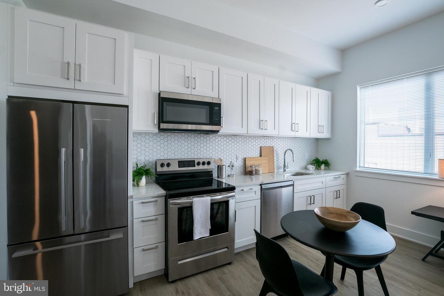 2235 WASHINGTON AVE #404