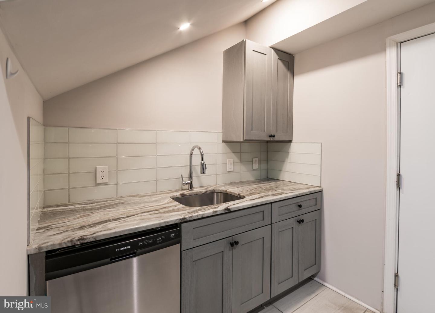 46 S 44TH ST #UNIT 1