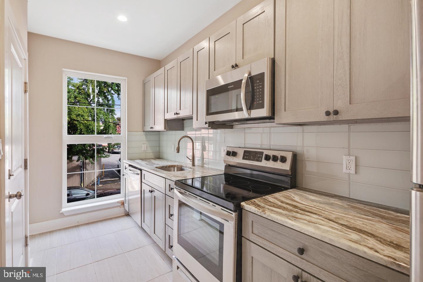 46 S 44TH ST #UNIT 3