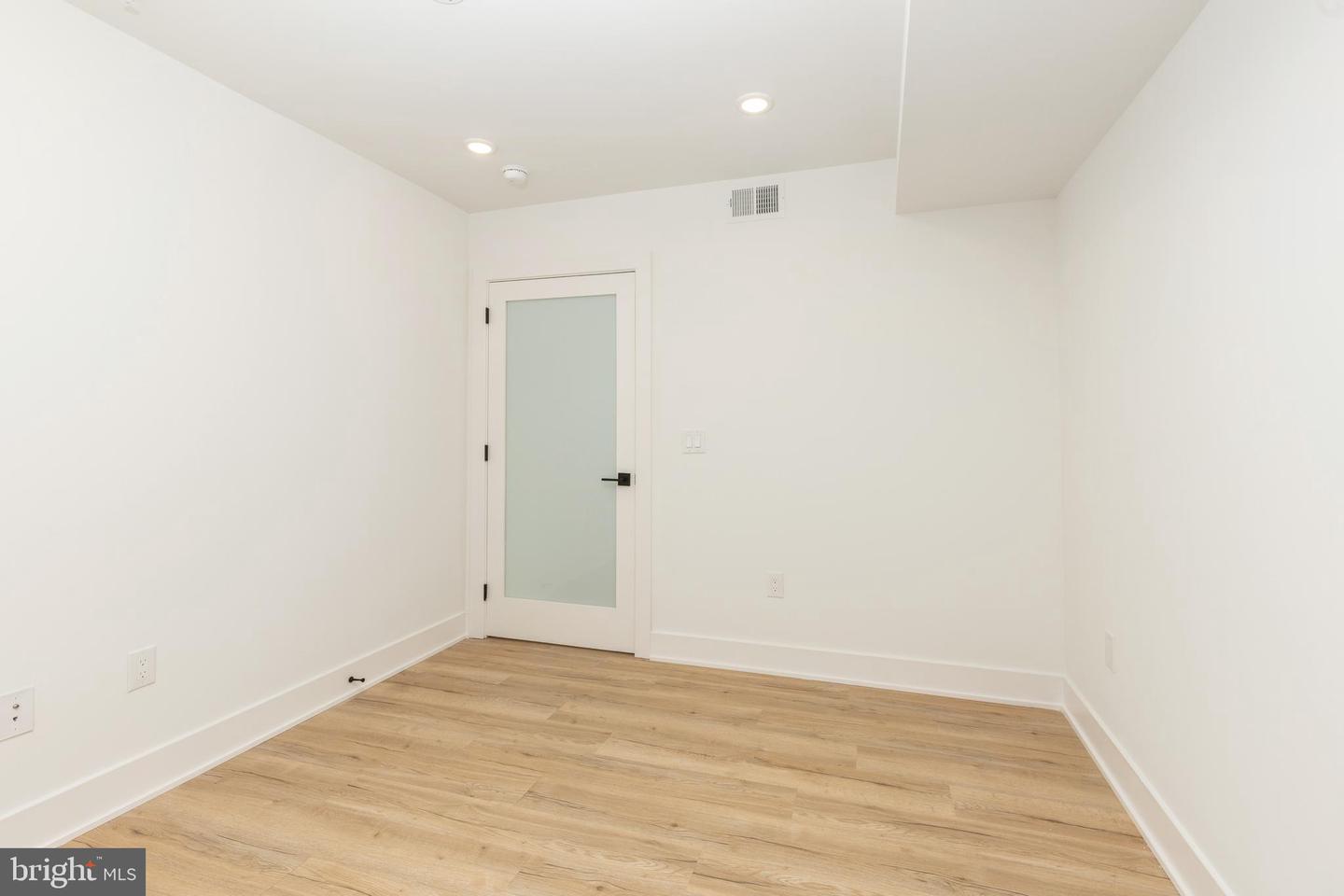 629 W GIRARD AVE #UNIT 307