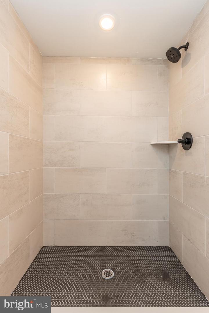 629 W GIRARD AVE #UNIT 307