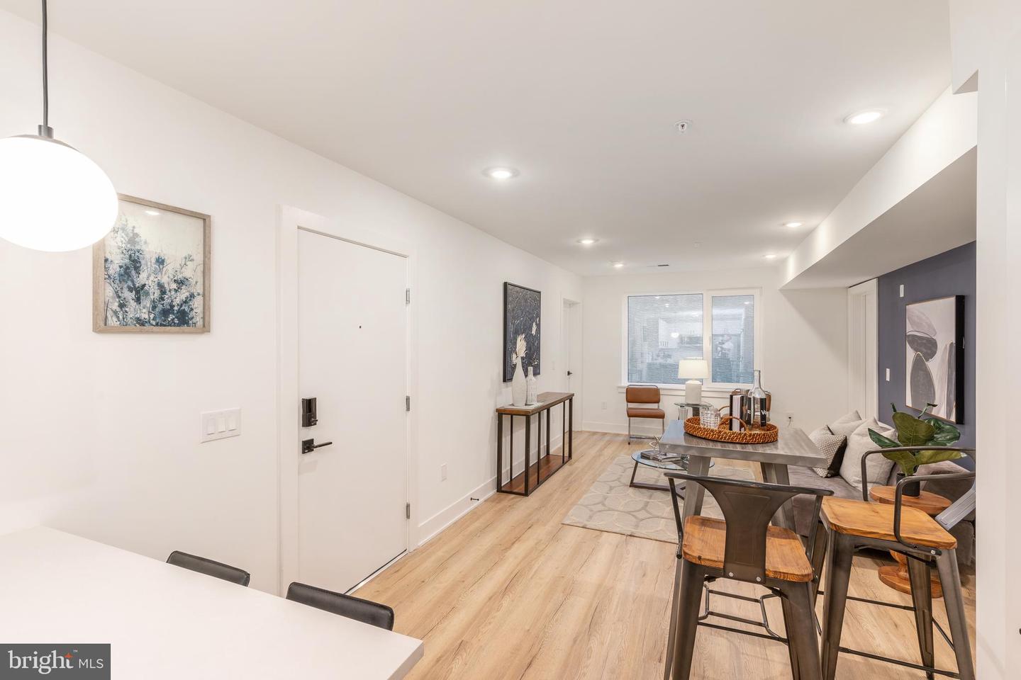 629 W GIRARD AVE #UNIT 203