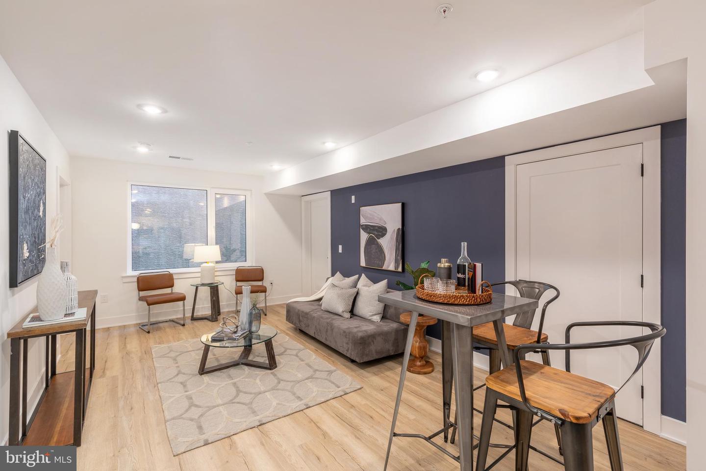 629 W GIRARD AVE #UNIT 203