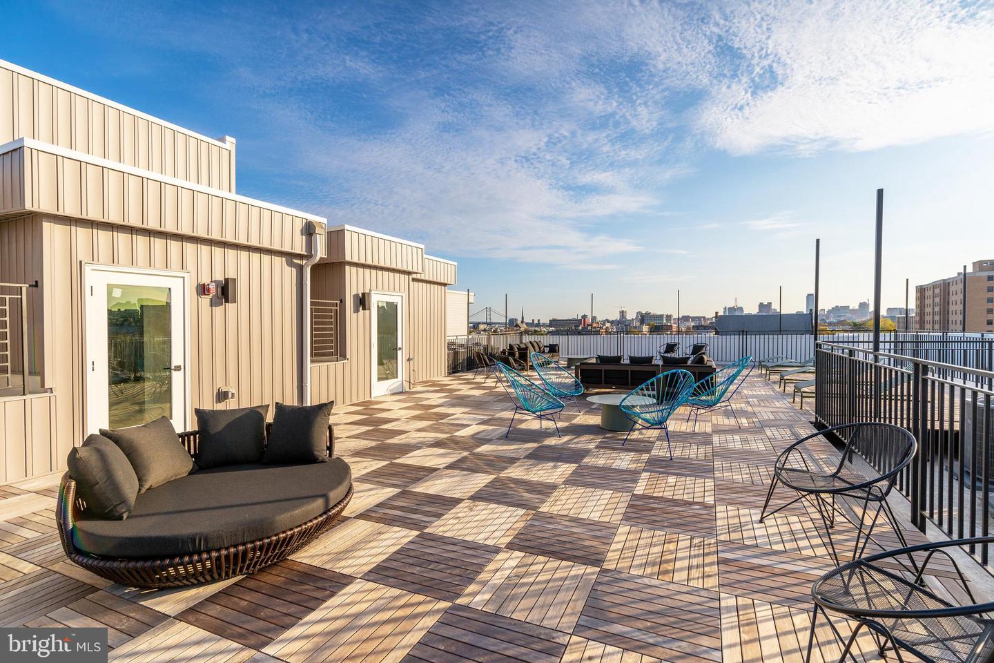 629 W GIRARD AVE #UNIT 203