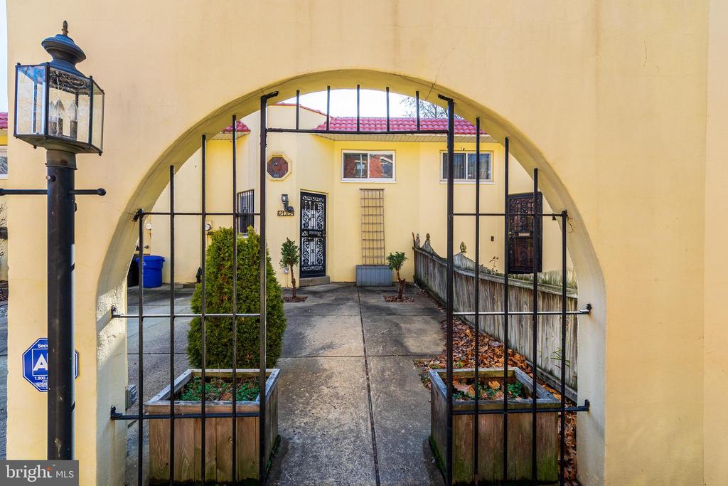2012 GREEN ST