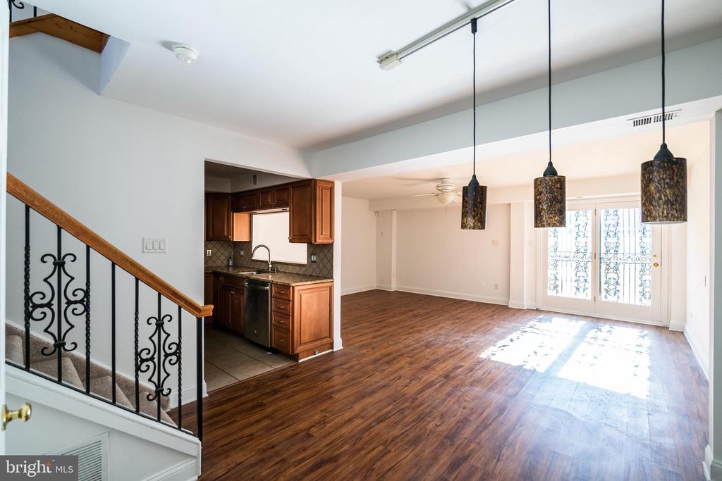 2012 GREEN ST