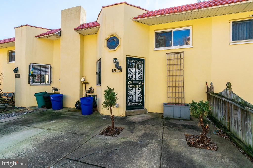 2012 GREEN ST