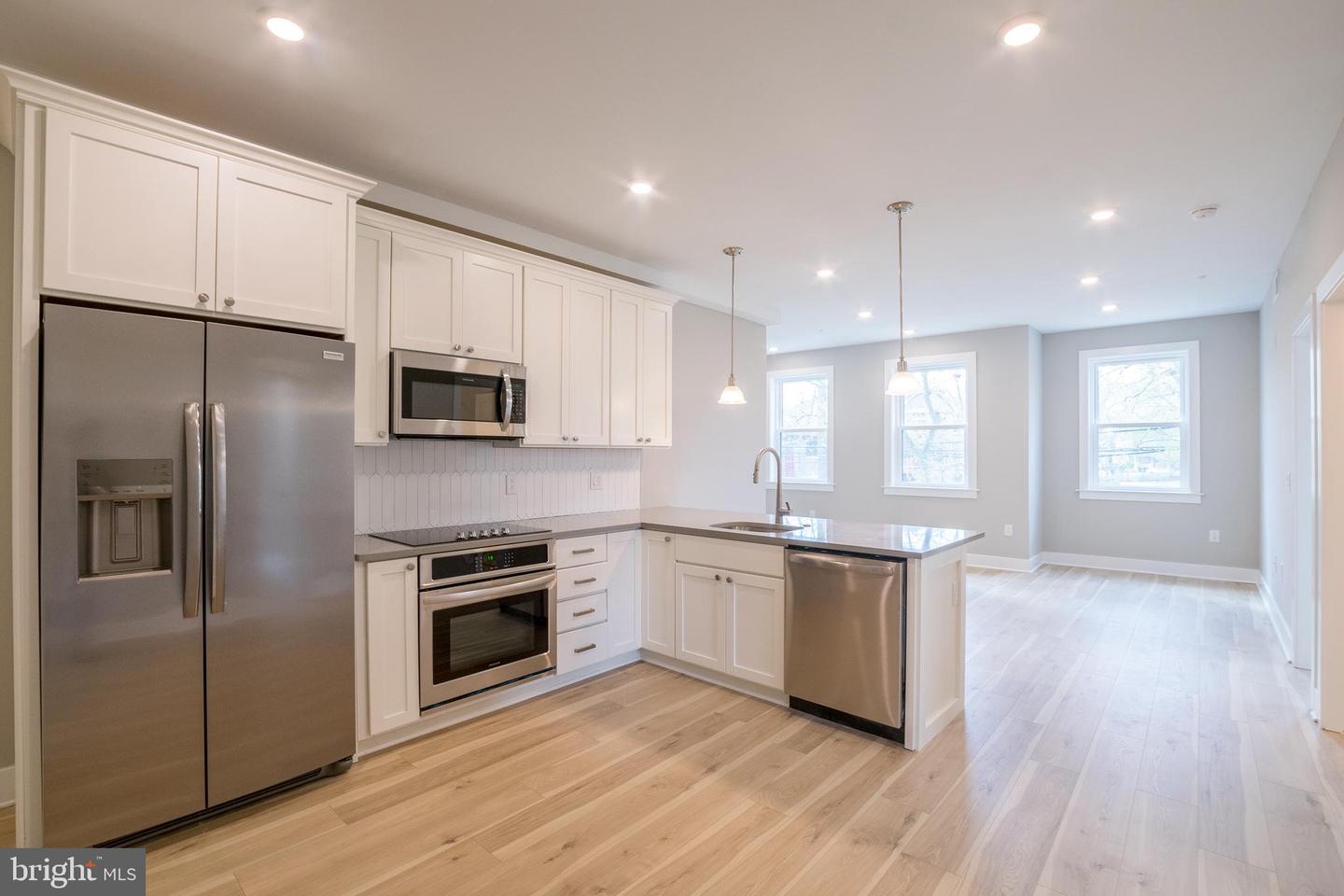 2621 W JEFFERSON ST #UNIT 4F