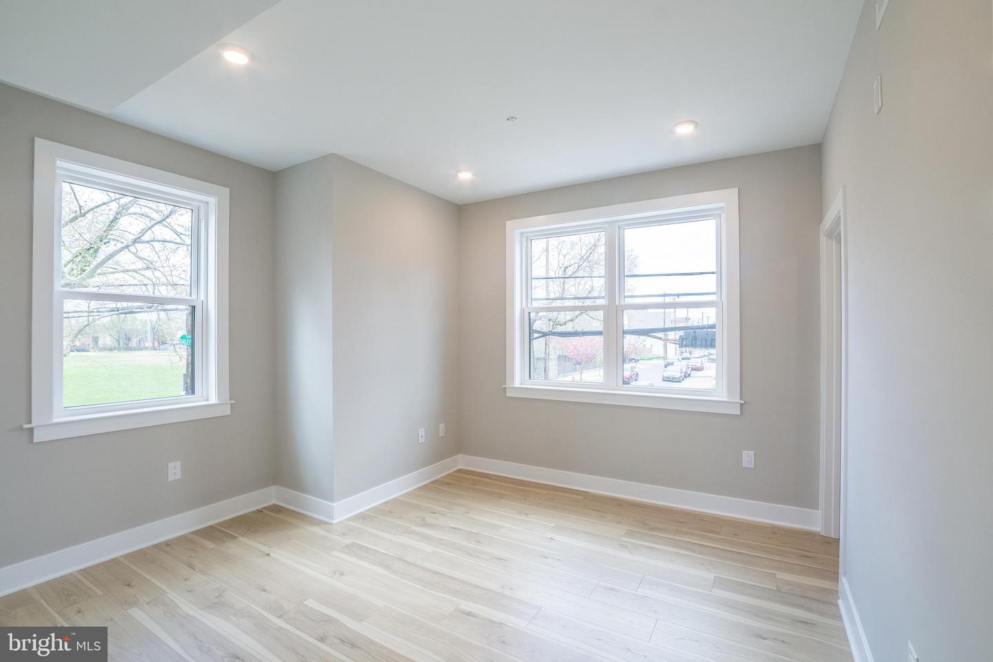 2621 W JEFFERSON ST #UNIT 4F
