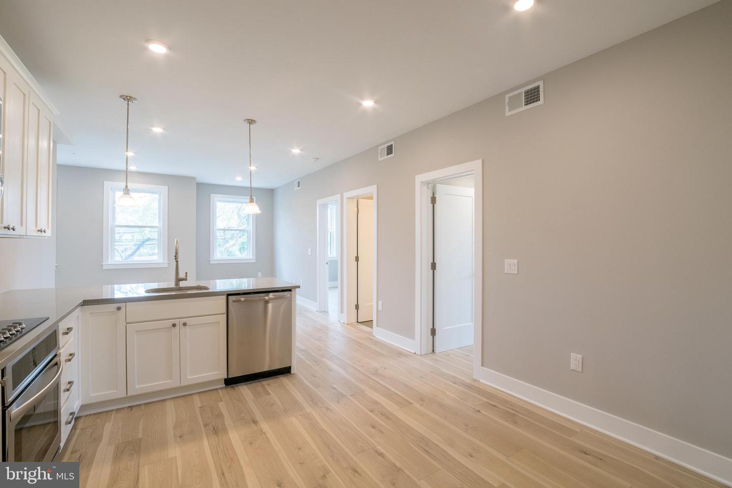 2621 W JEFFERSON ST #UNIT 4F