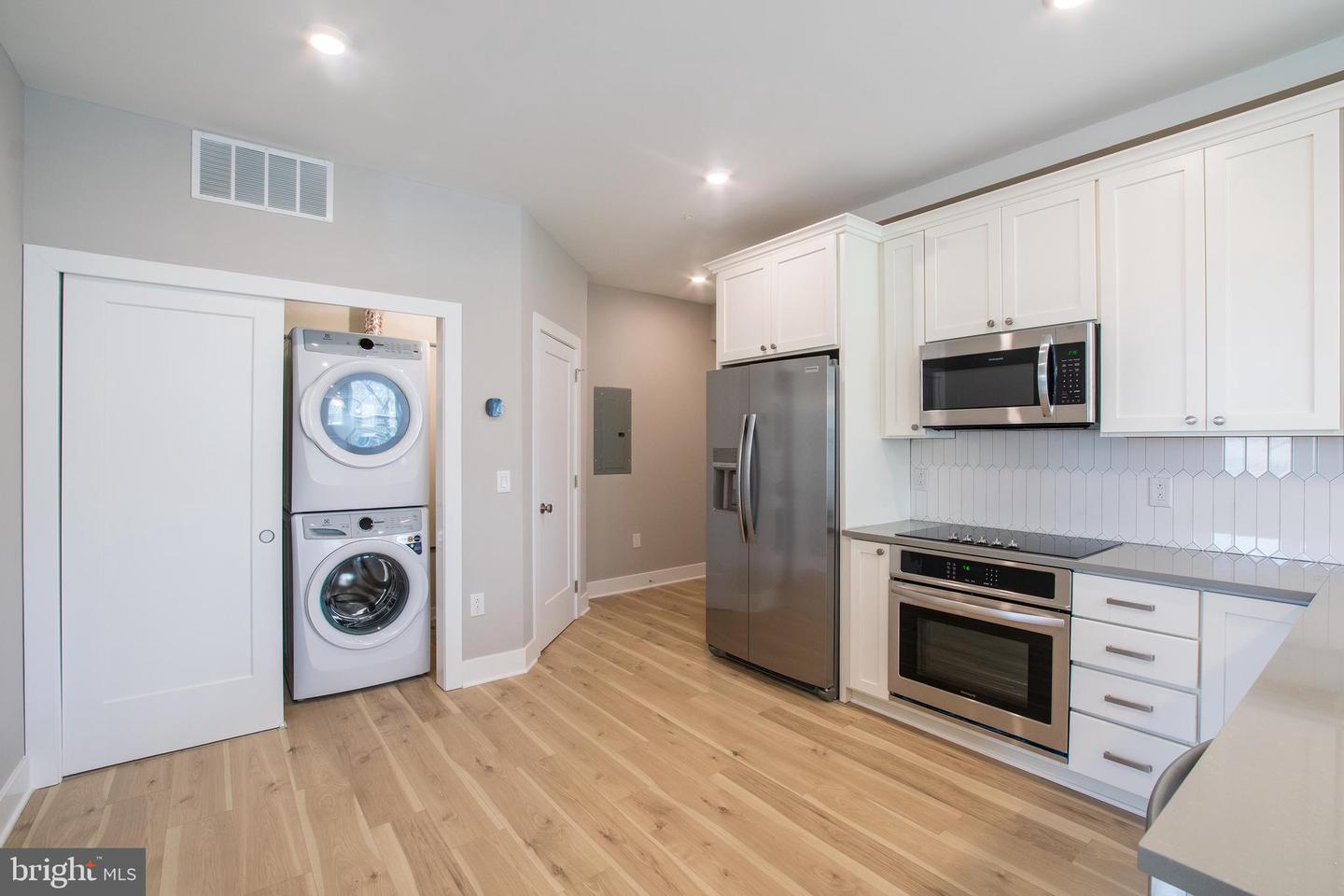 2621 W JEFFERSON ST #UNIT 4F