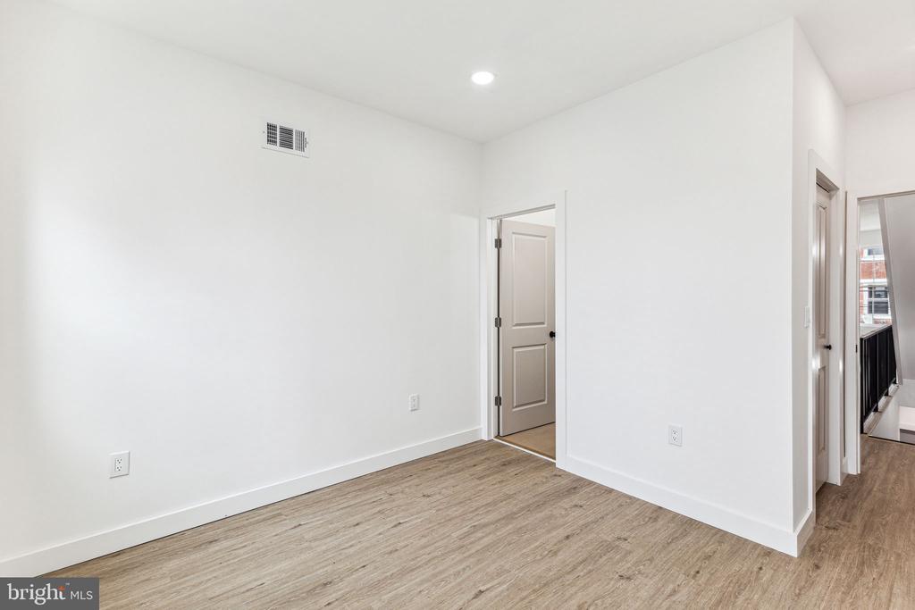 2224 N HOWARD ST #2
