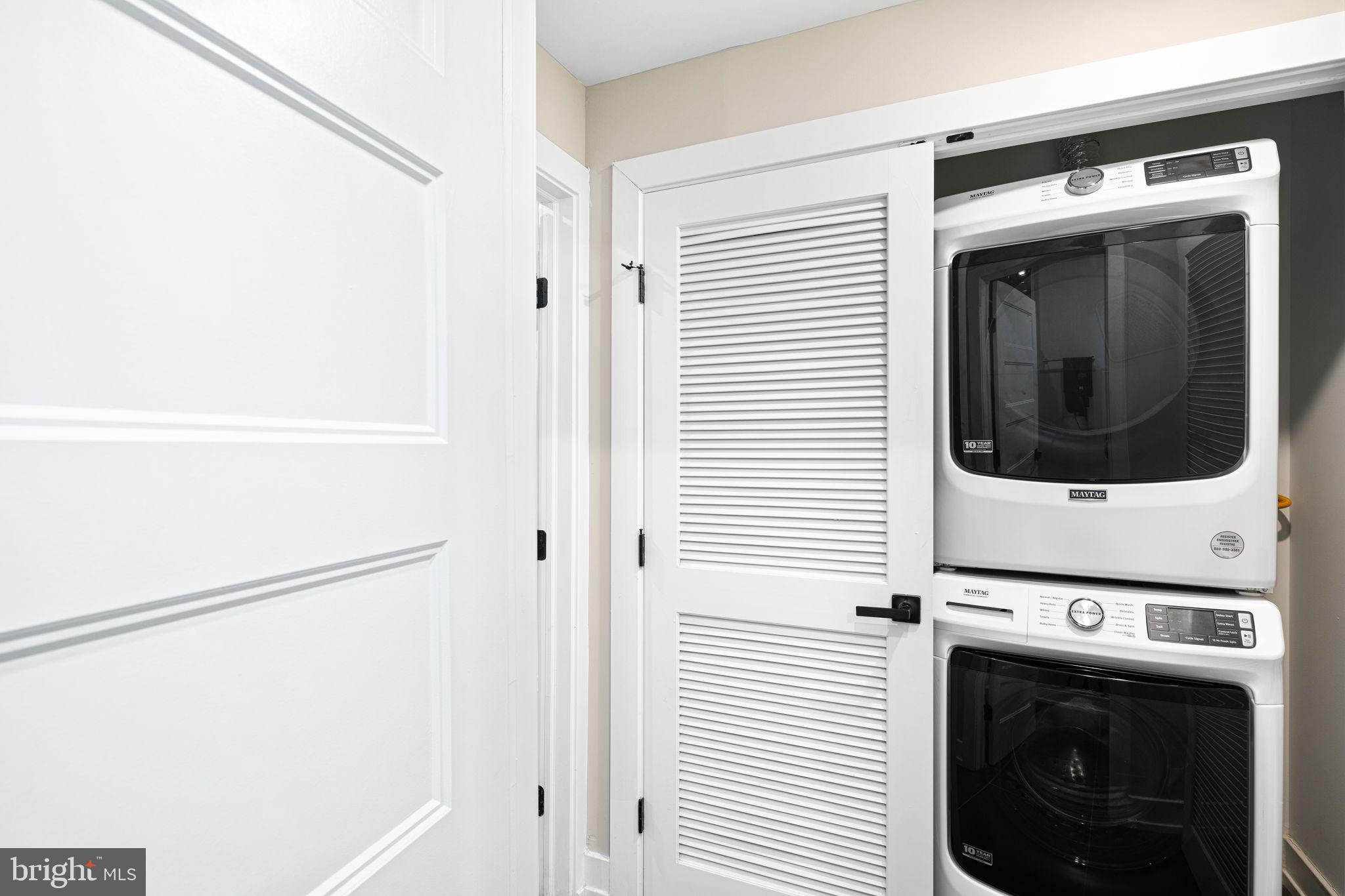 1525 Catharine St #1