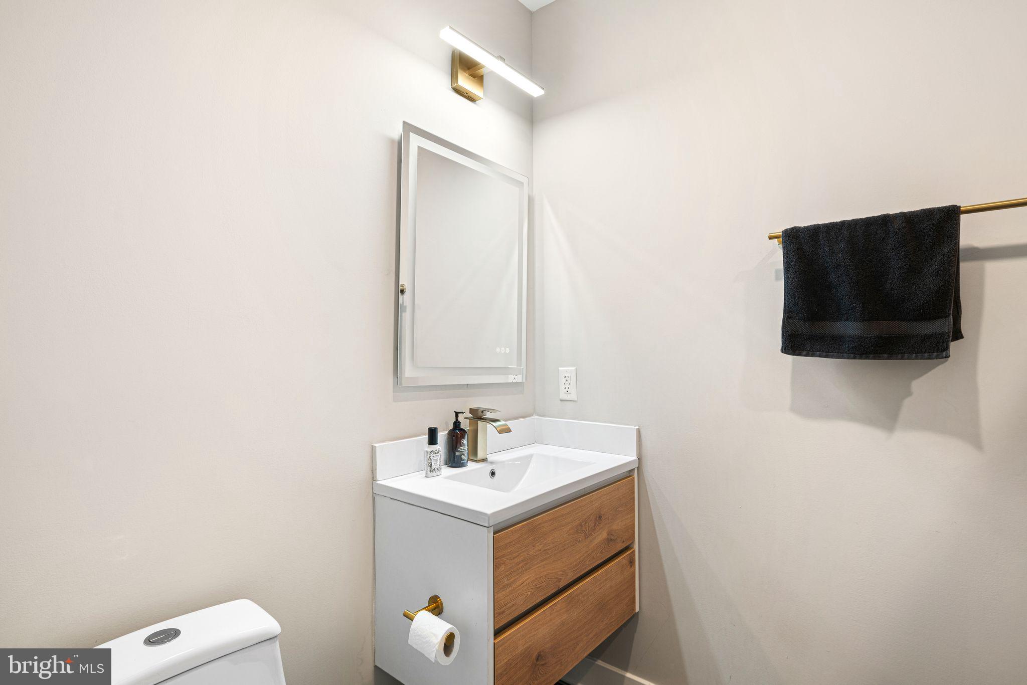 1525 Catharine St #1