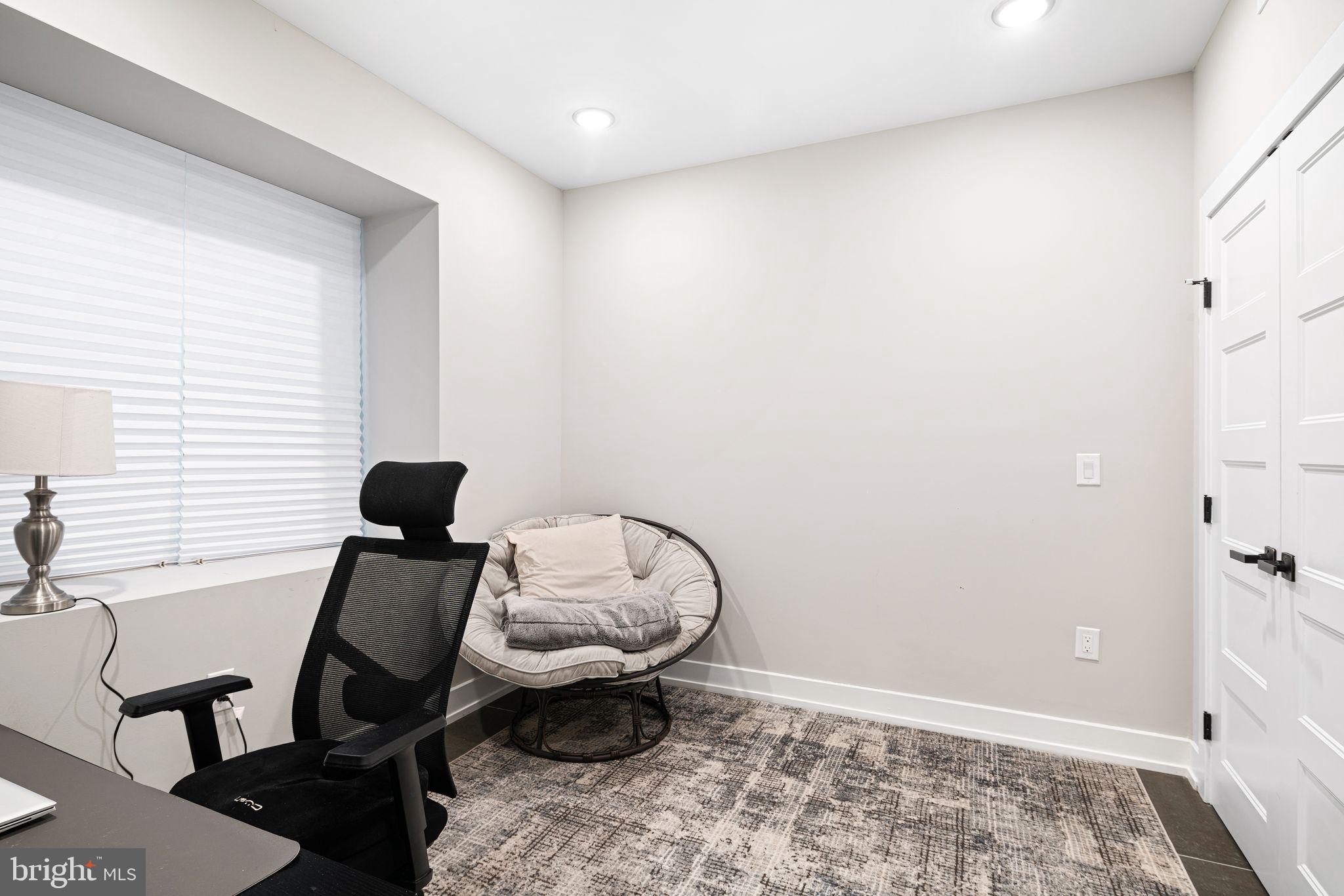 1525 Catharine St #1