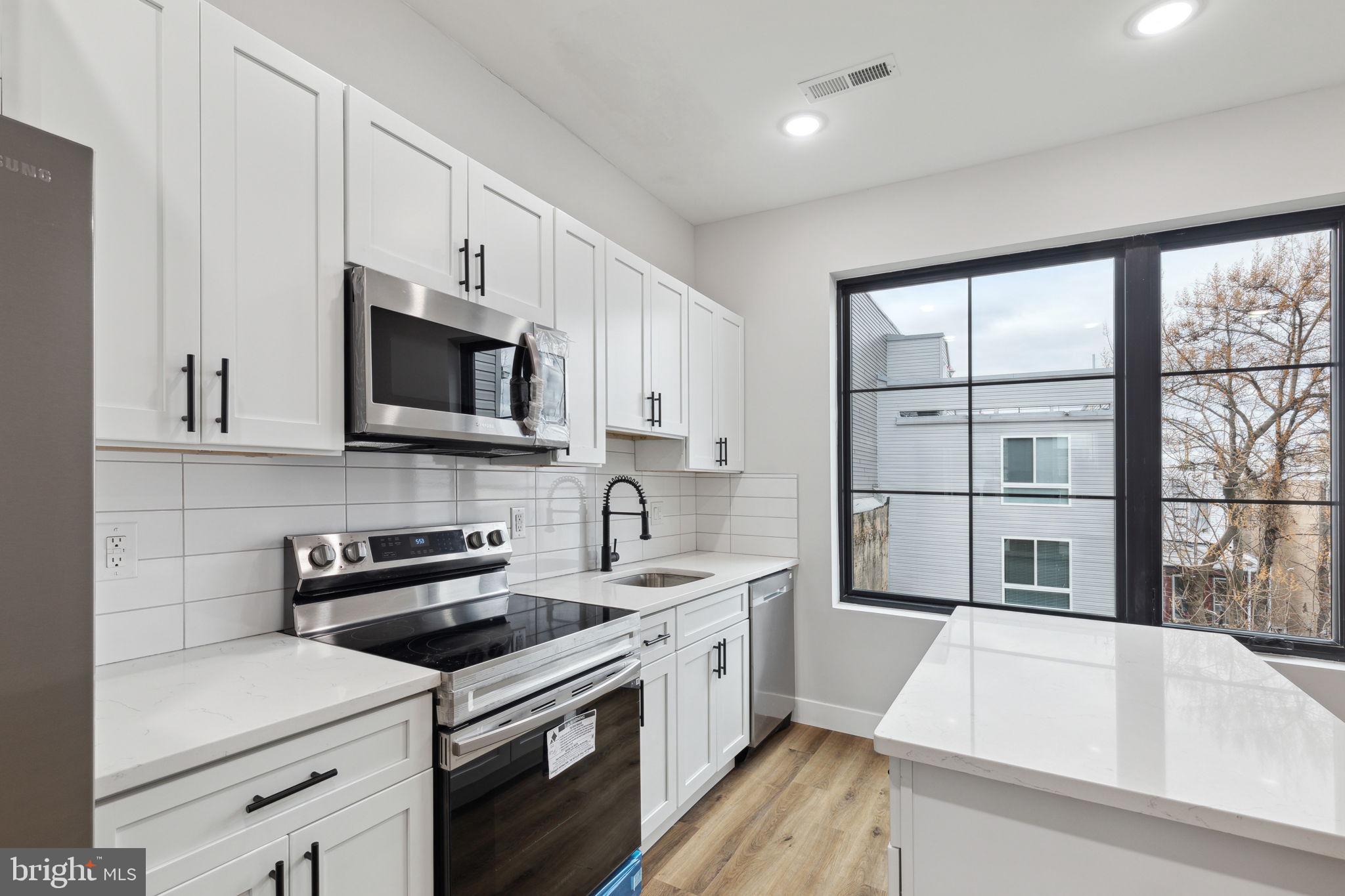 1840-42 N GRATZ ST #3