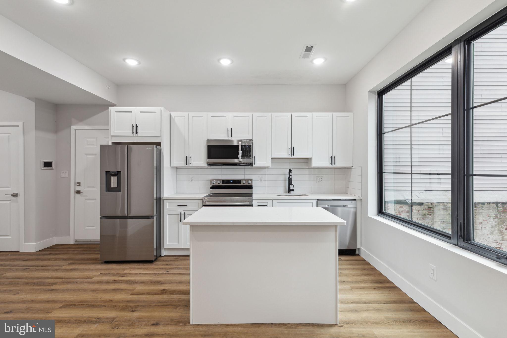 1840-42 N GRATZ ST #3