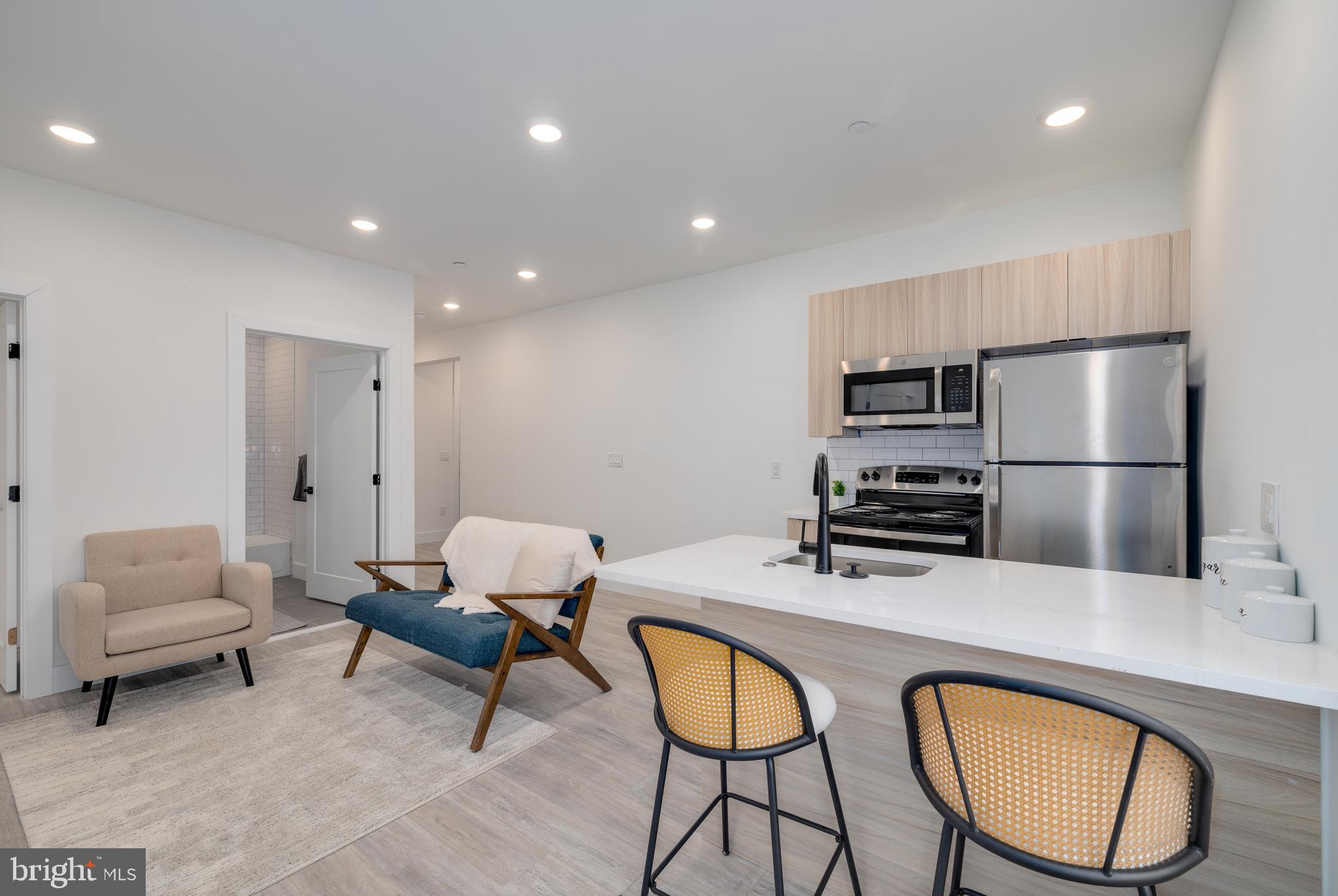 2400-18 E HUNTINGDON ST #702