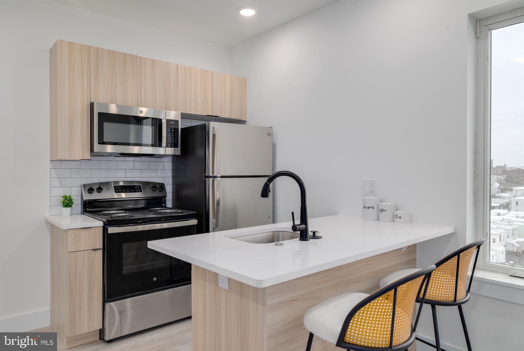 2400-18 E HUNTINGDON ST #417