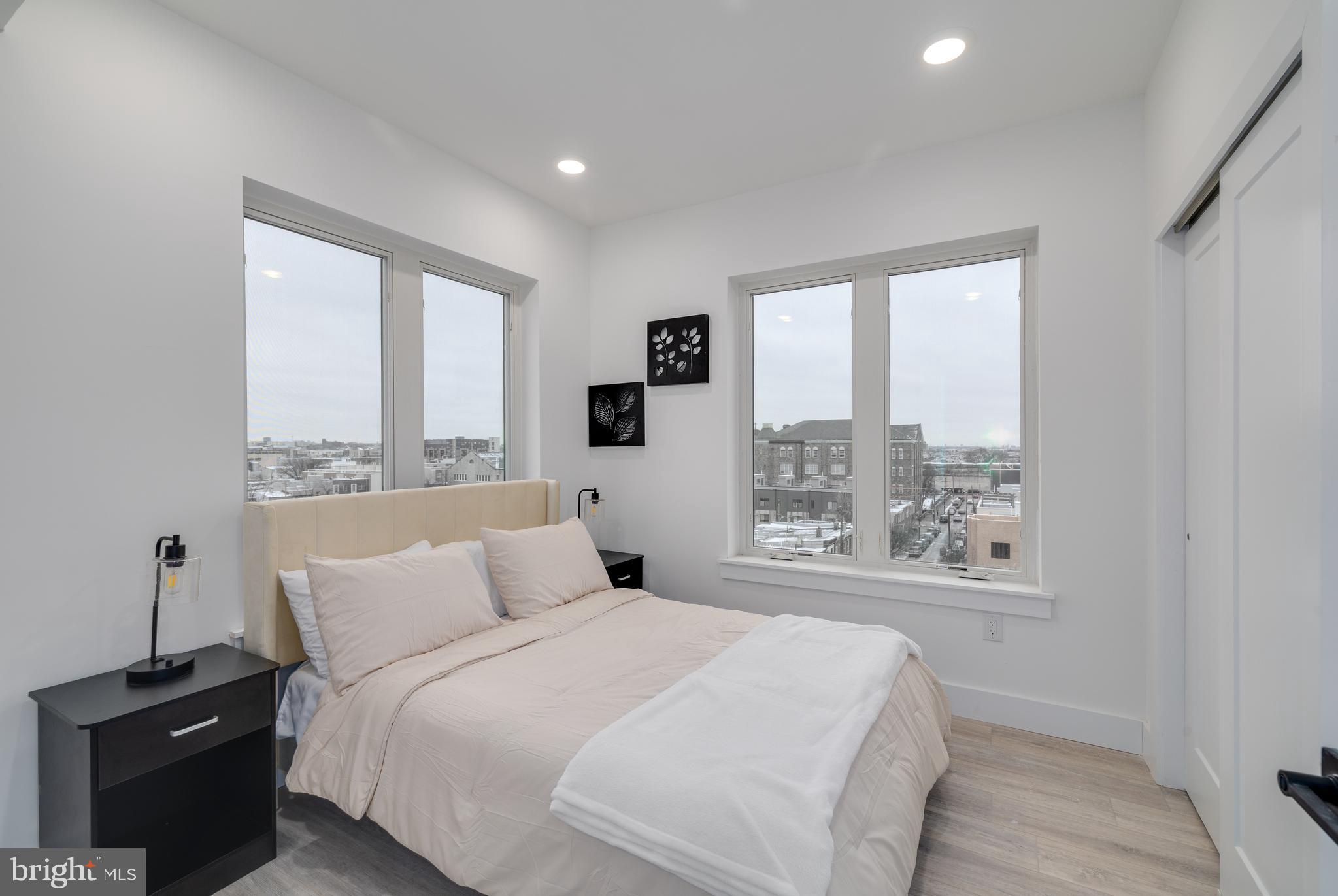 2400-18 E HUNTINGDON ST #417