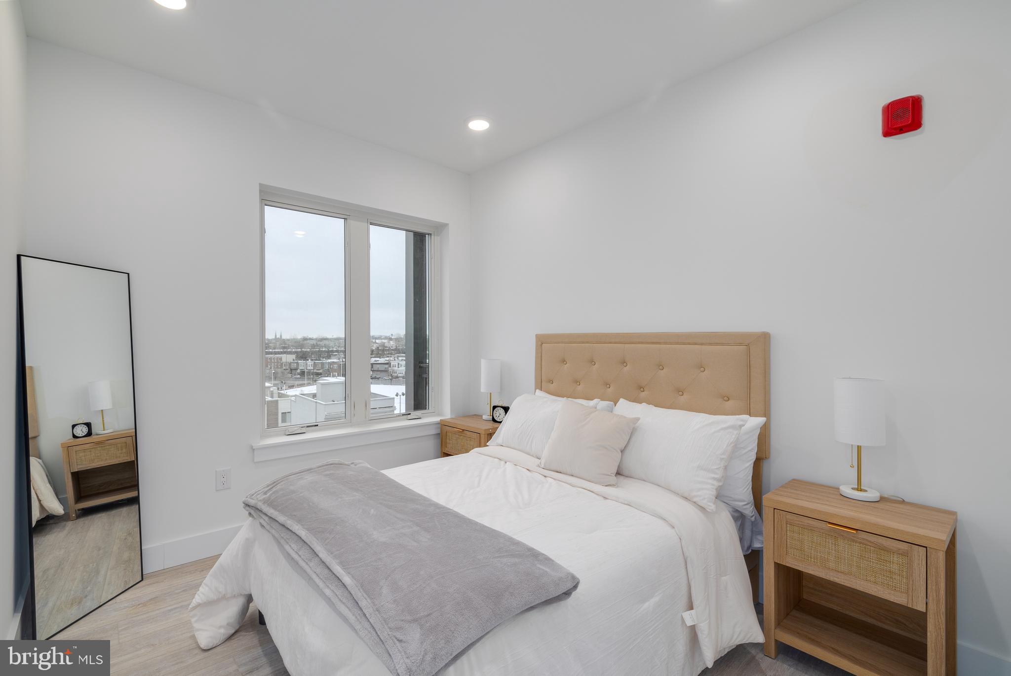 2400-18 E HUNTINGDON ST #417