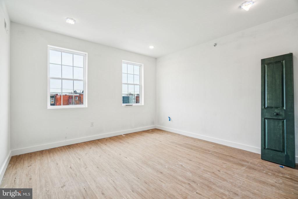 4165 MANTUA AVE #3