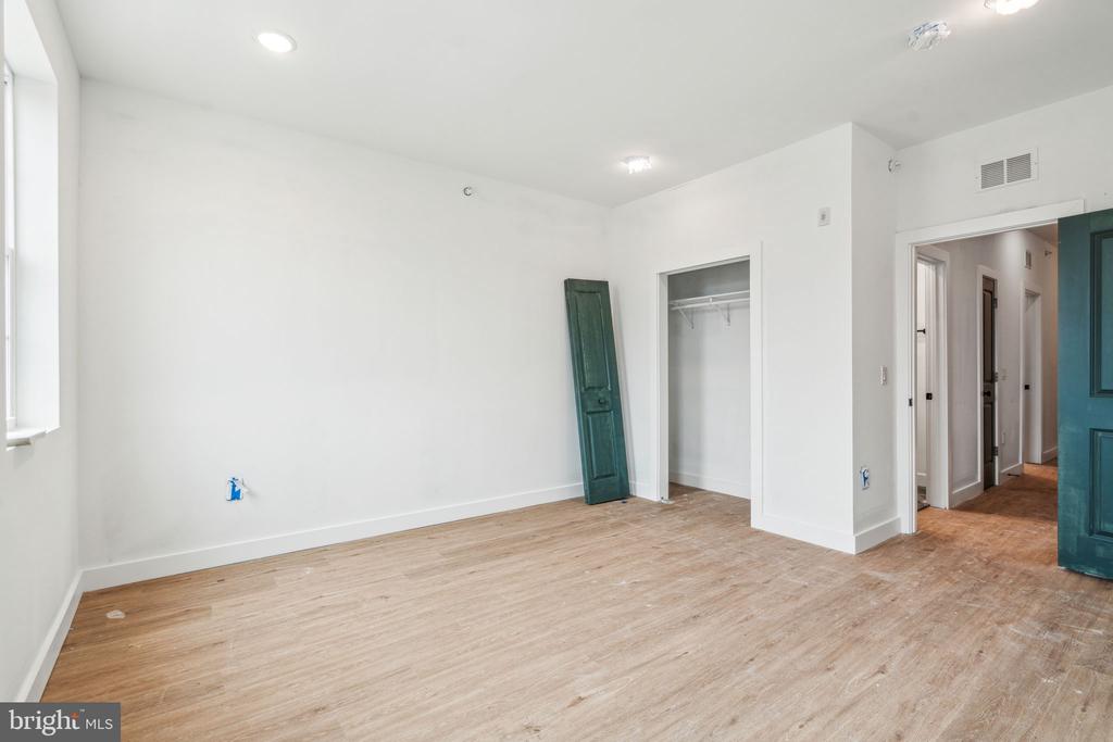 4165 MANTUA AVE #3