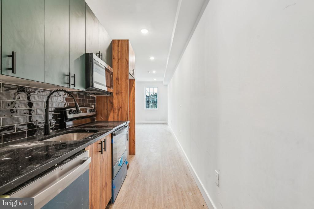 4165 MANTUA AVE #3