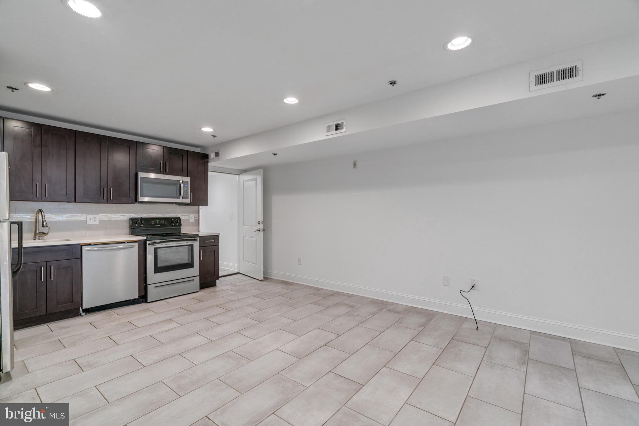 2566 FRANKFORD AVE #2