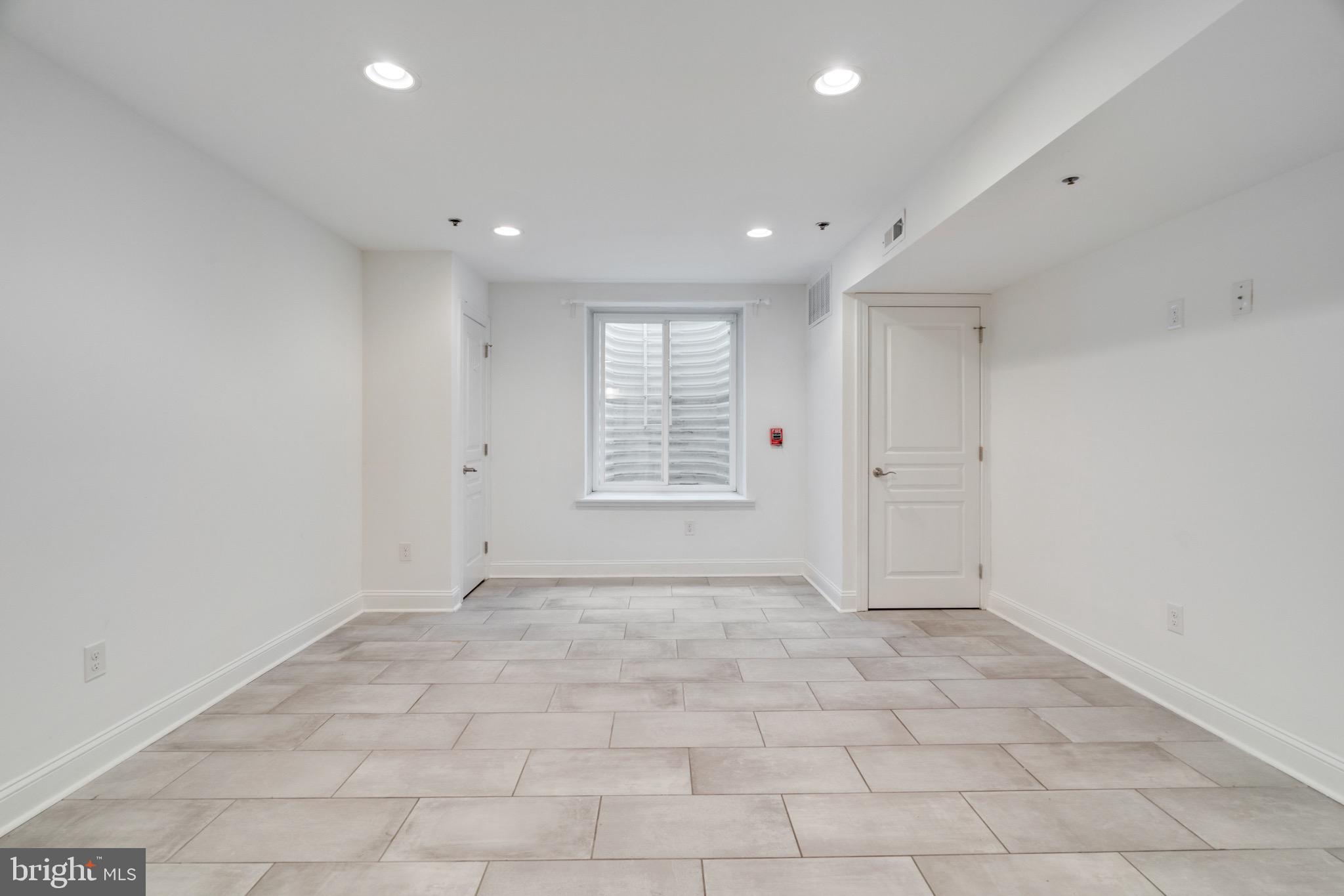 2566 FRANKFORD AVE #2