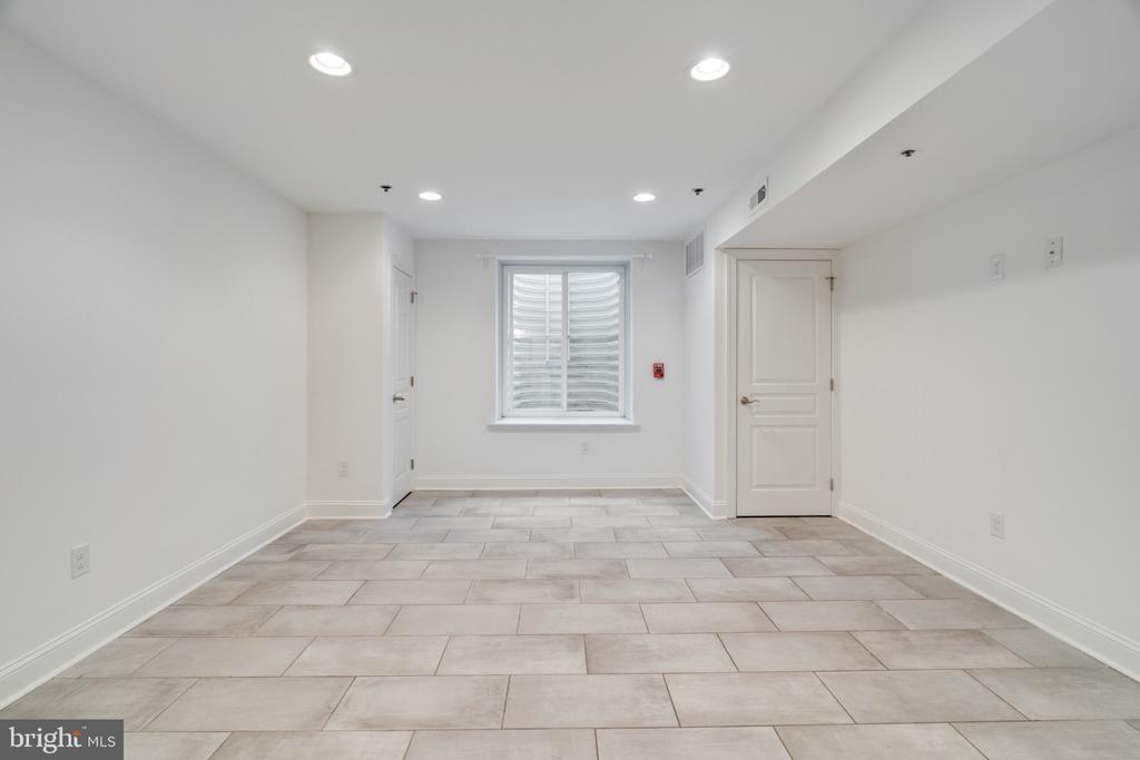 2566 FRANKFORD AVE #2