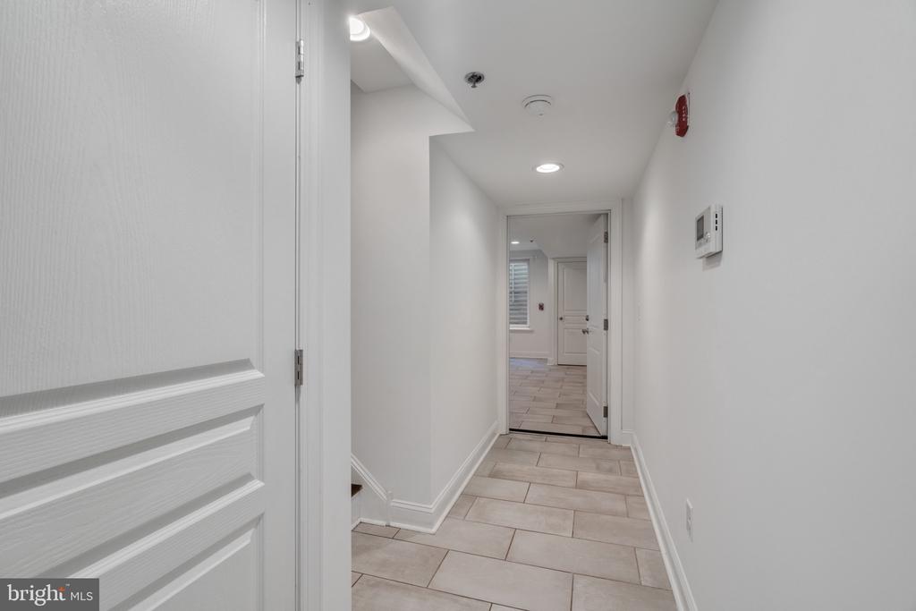 2566 FRANKFORD AVE #2