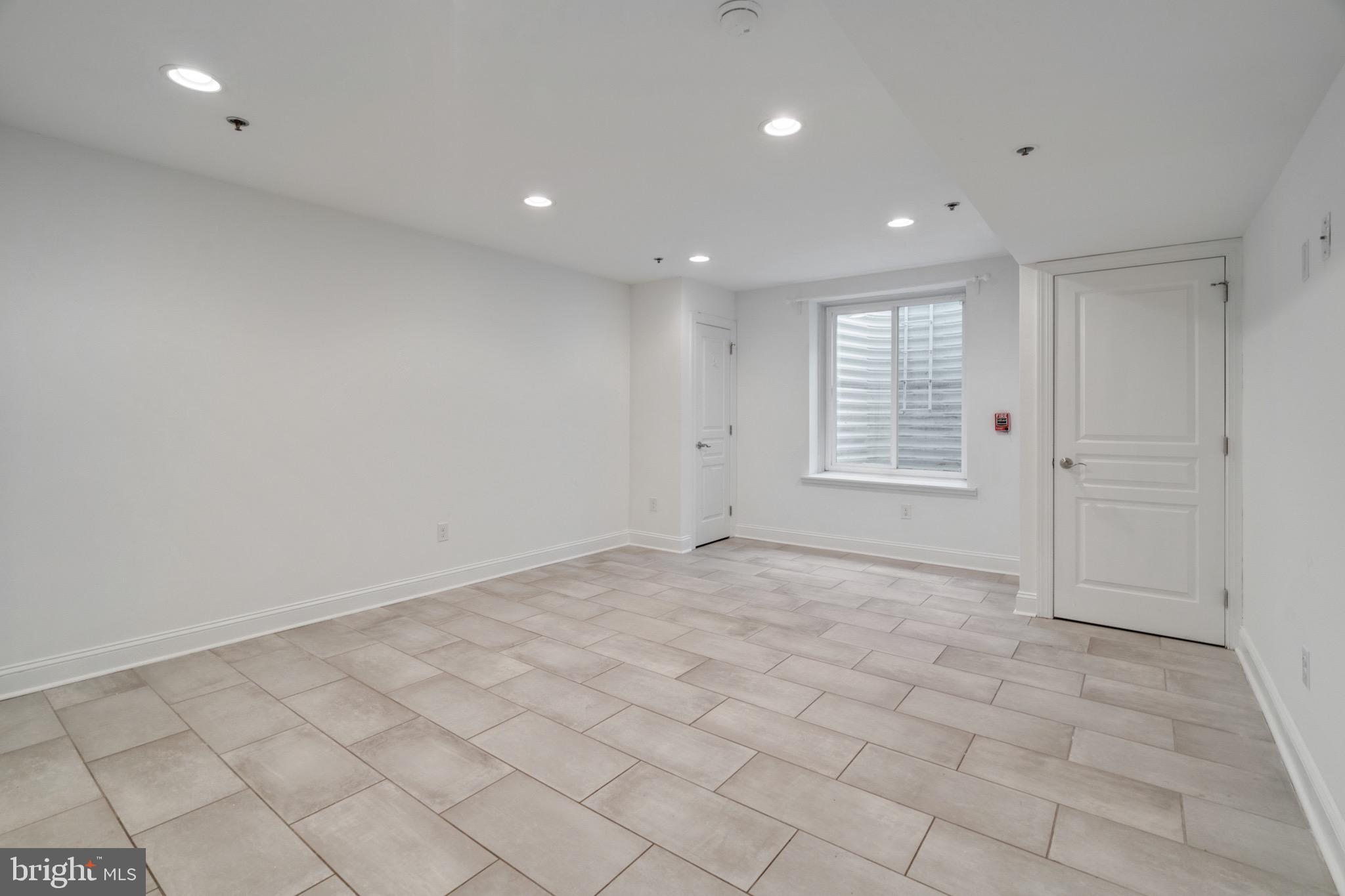 2566 FRANKFORD AVE #2