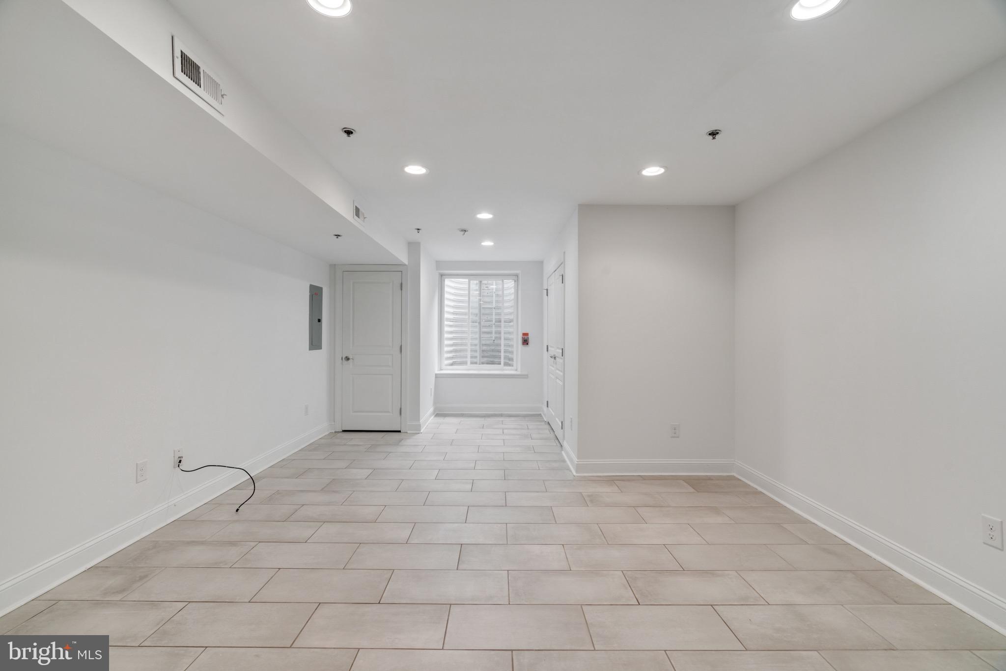 2566 FRANKFORD AVE #2