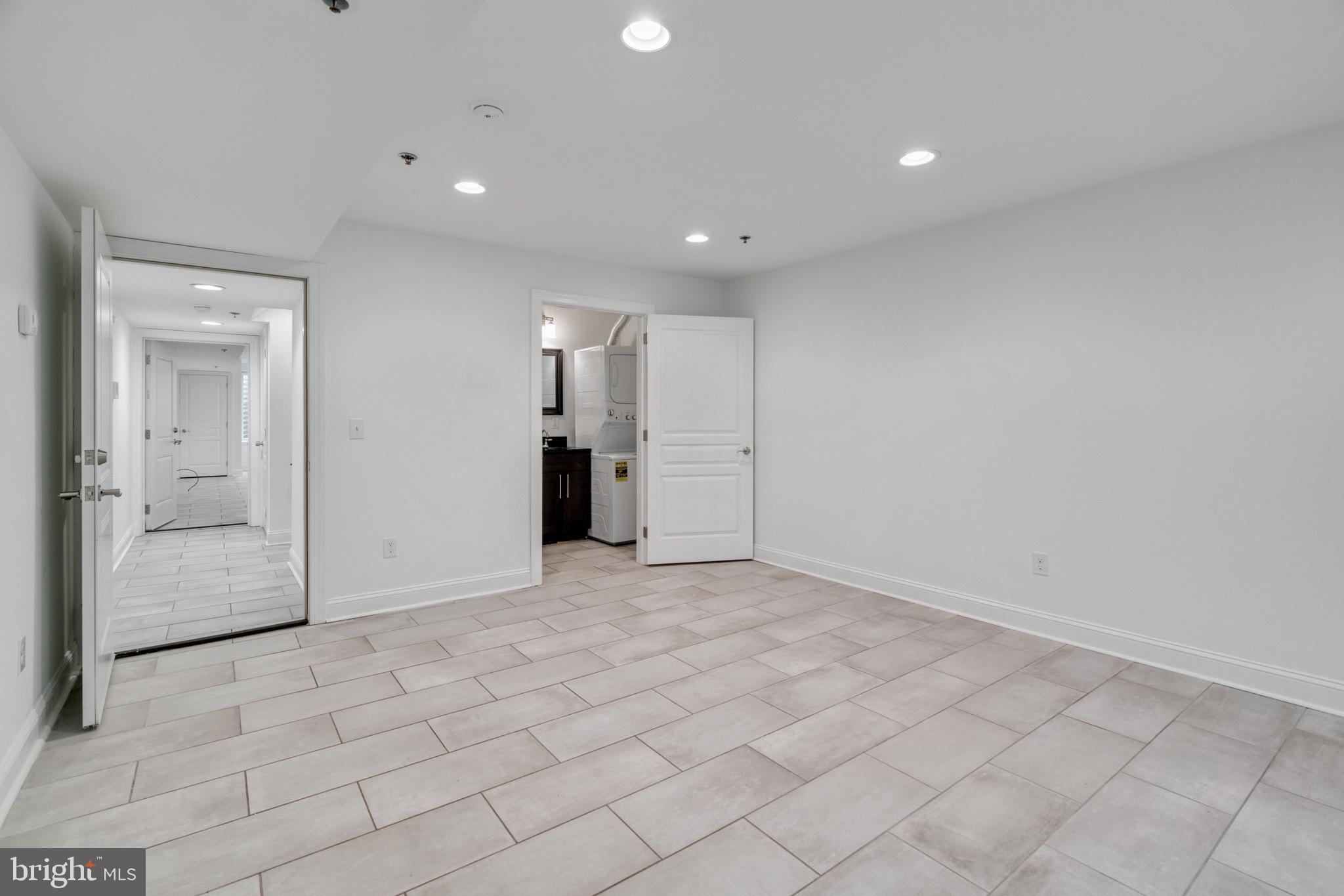 2566 FRANKFORD AVE #2