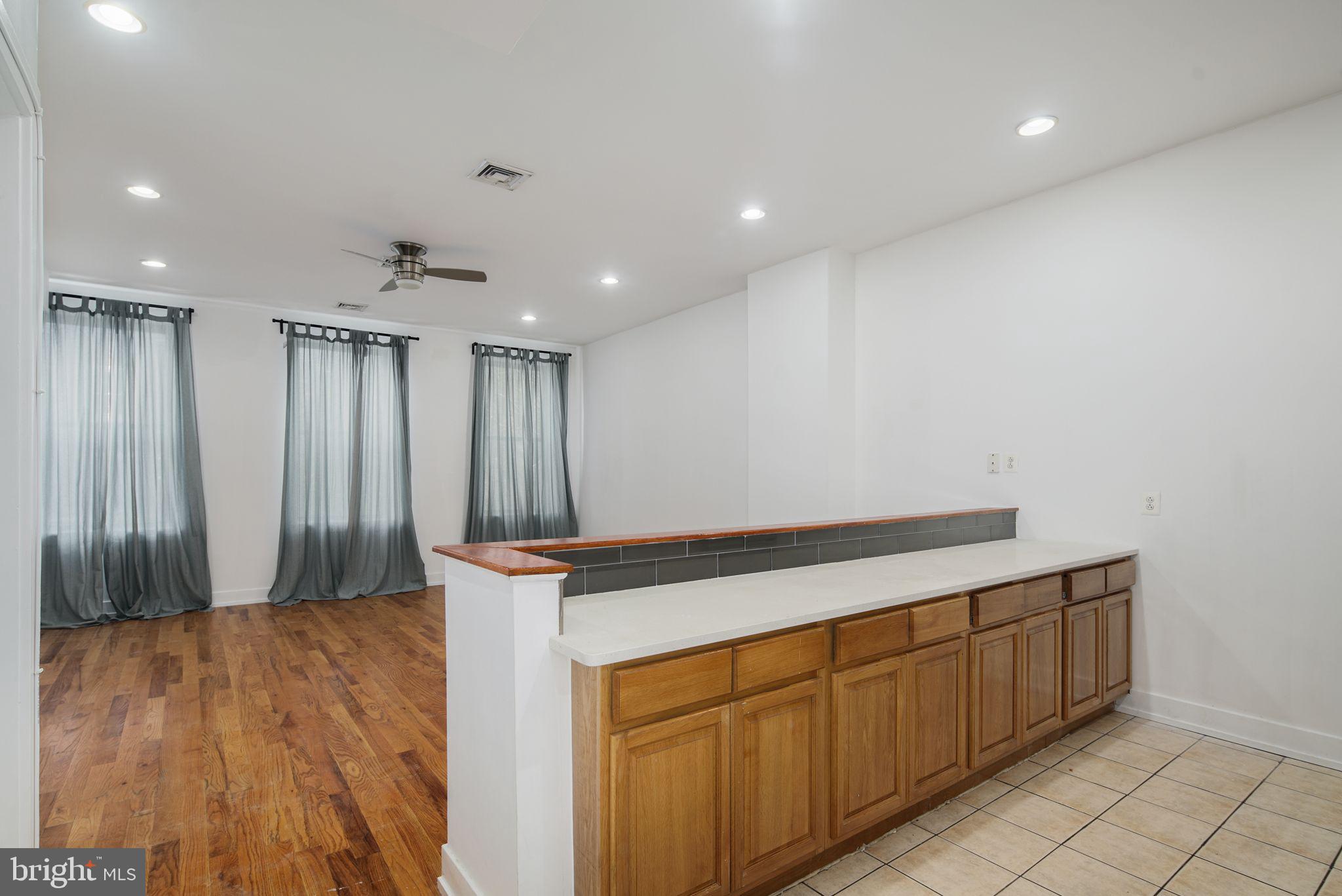 2218 FRANKFORD AVE #2