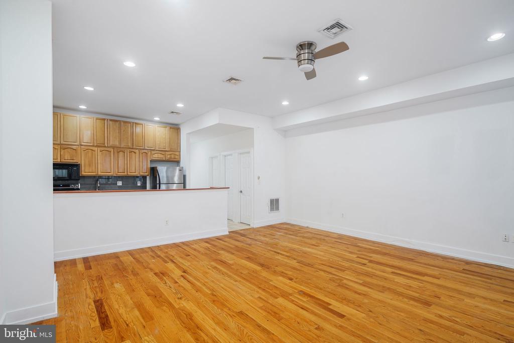 2218 FRANKFORD AVE #2