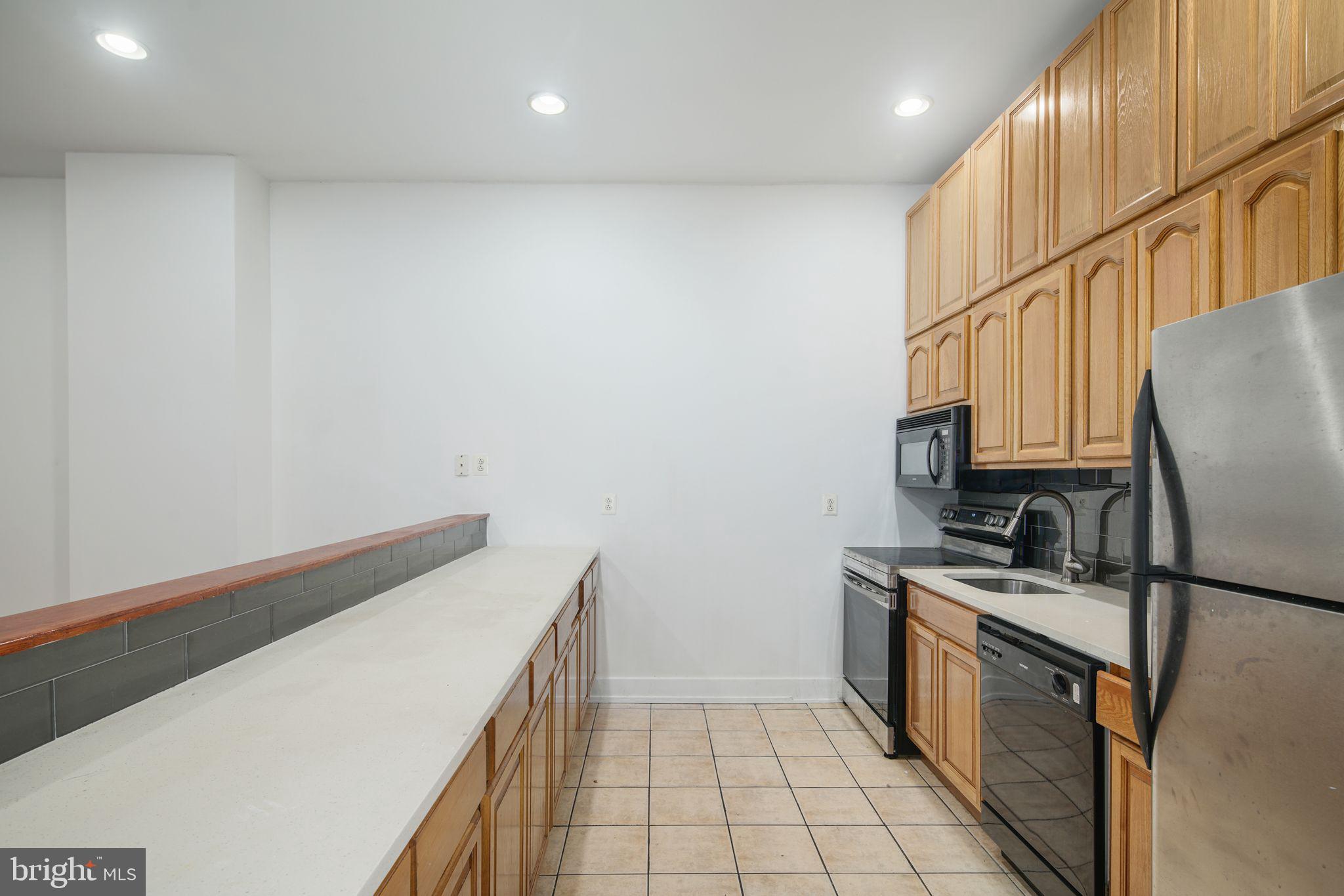 2218 FRANKFORD AVE #2