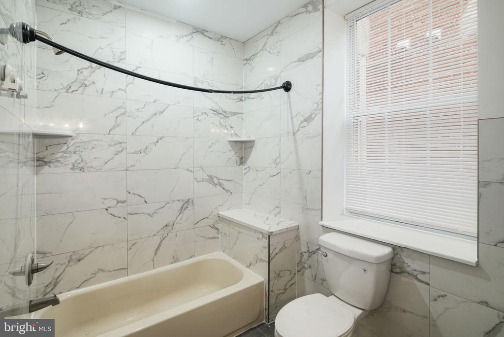 2218 FRANKFORD AVE #2