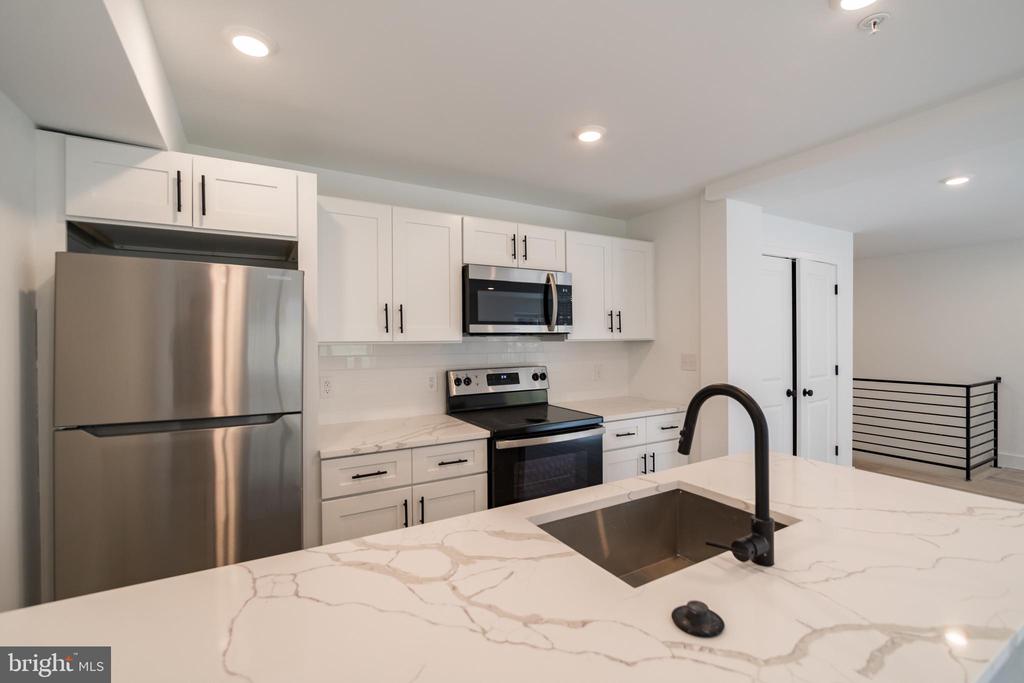 36 N 40TH ST #9