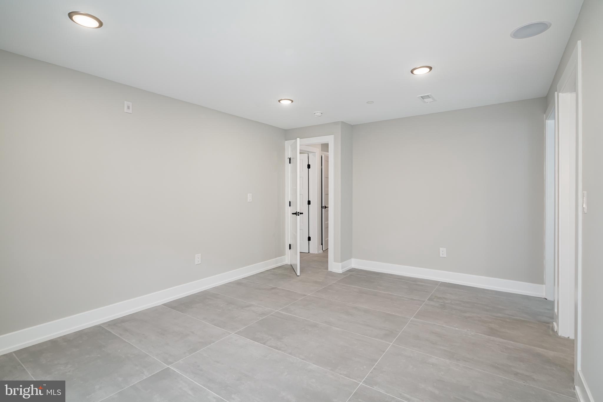 4220 BALTIMORE AVE #3