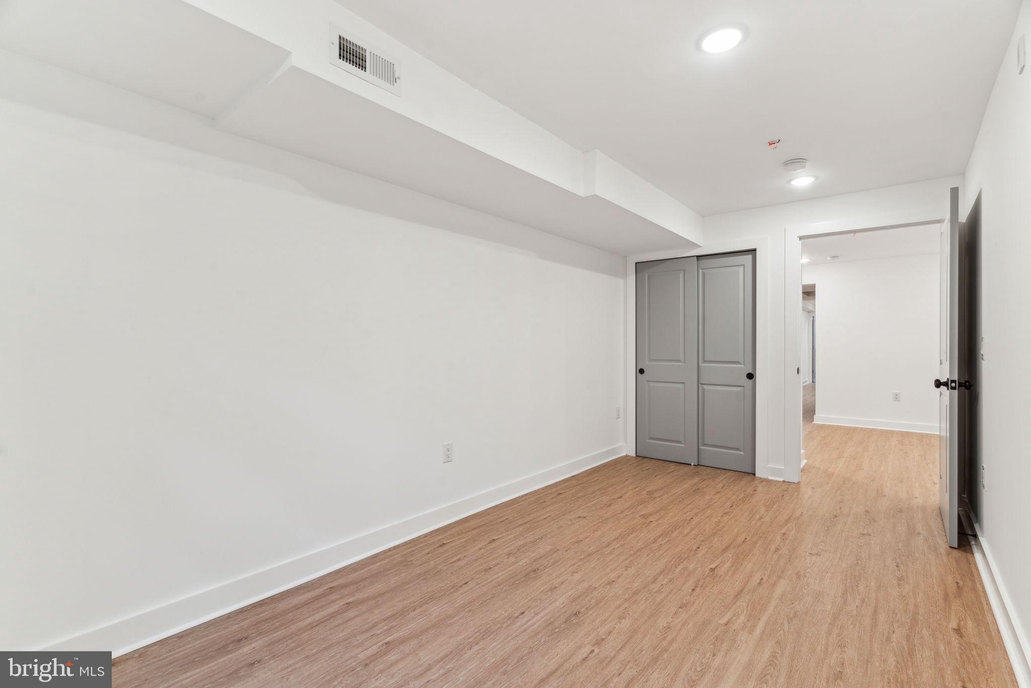 1028 W DAUPHIN ST #1