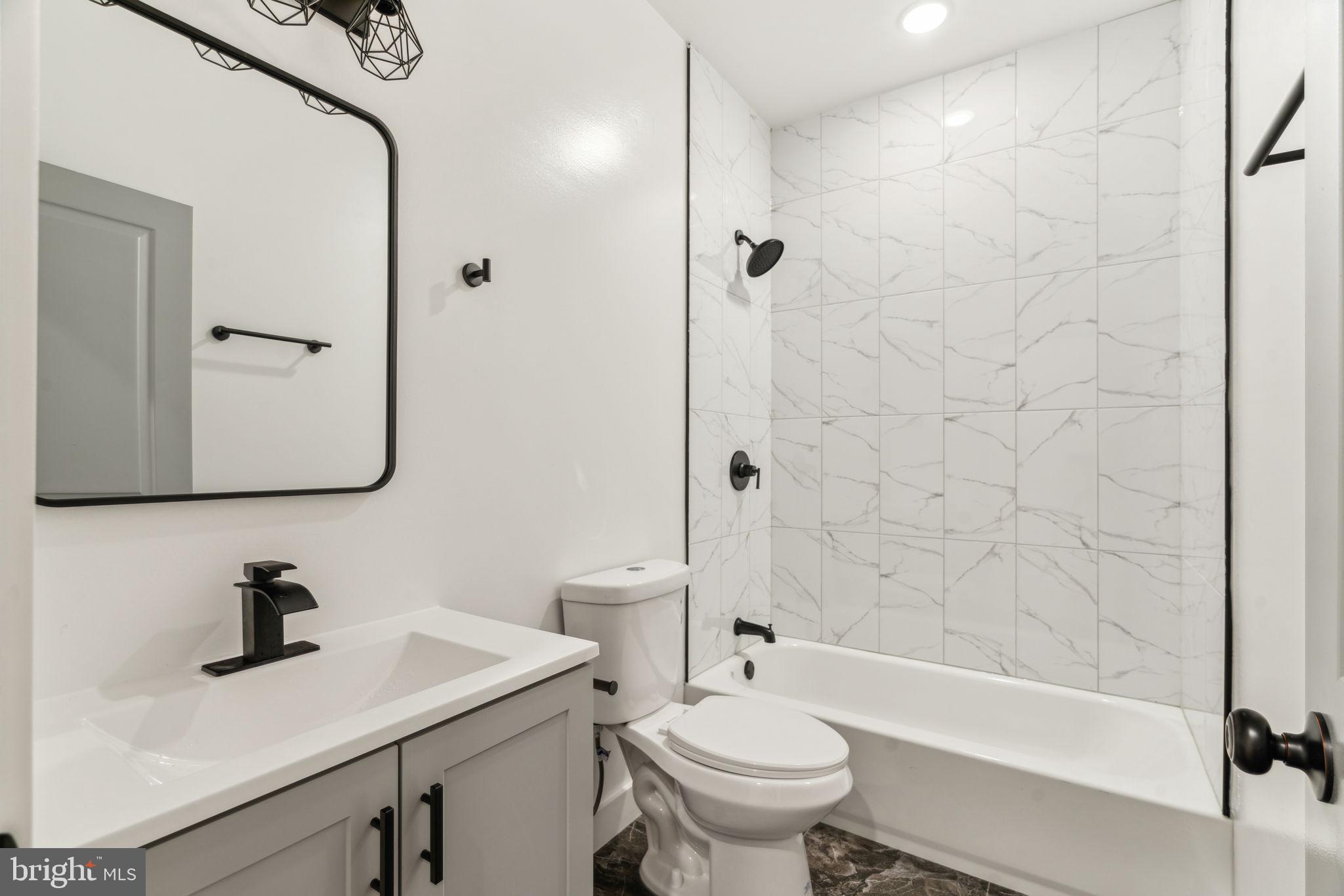 1028 W DAUPHIN ST #1